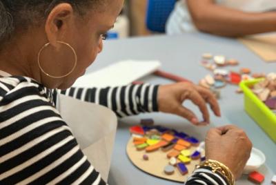 Recorrido de Gaudí y taller de arte local en Barcelona: también para familias y niños