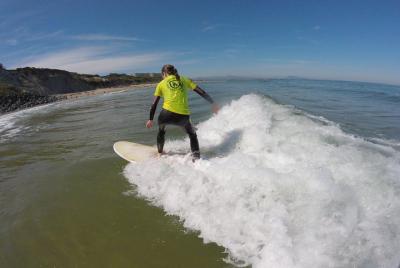 Lección de surf personal de 2 personas en Biarritz