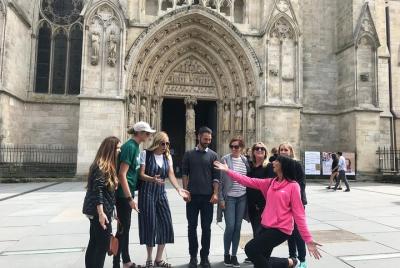 Caminar en el viejo burdeos