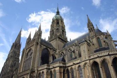 Tour privado a Bayeux, Honfleur y Pays d Tour privado a Bayeux, Honfleur y Pays d'Auge desde Caen