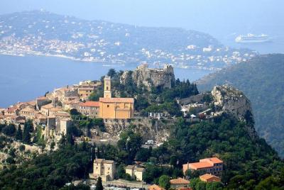 Secretos de la familia Grimaldi y muchas nuevas impresiones y fotos