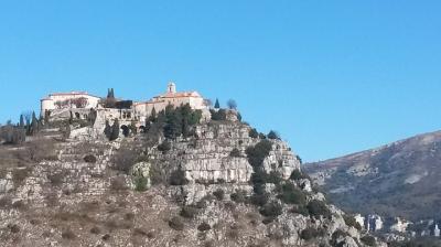 Tour privado personalizado de la Riviera Francesa de un día con guía de Cannes