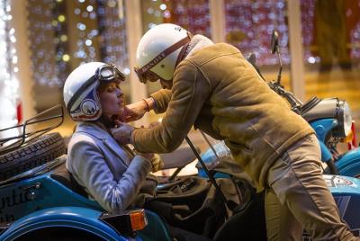 Tour privado de Deauville por la noche en un sidecar.