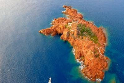 Salida desde Fréjus: Estérel, Calanques y rocas rojas. Salida desde Fréjus: Estérel, Calanques y rocas rojas.