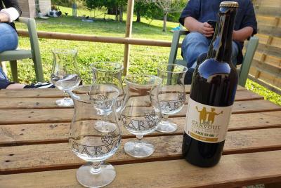 Cerveza, sin filtrar, sin pasteurizar y con fermentación en botella.