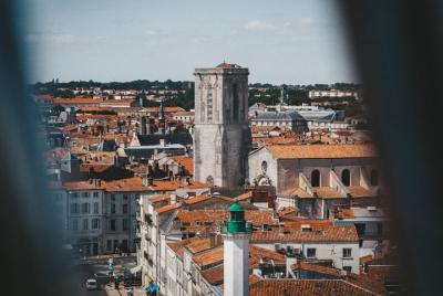 Juego de exploración de la ciudad privada en La Rochelle