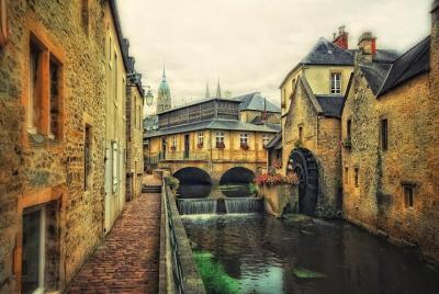 Tour privado de 8 horas a Bayeux y Caen desde el puerto de cruceros de Le Havre con conductor / guía Tour privado de 8 horas a Bayeux y Caen desde el puerto de cruceros de Le Havre con conductor / guía