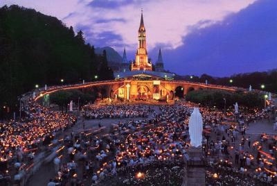 Tour privado de peregrinación de 3 días a Lourdes.