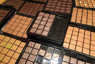 Excursión privada de un día a la cata de vinos y chocolate del valle del Ródano desde Lyon Excursión privada de un día a la cata de vinos y chocolate del valle del Ródano desde Lyon