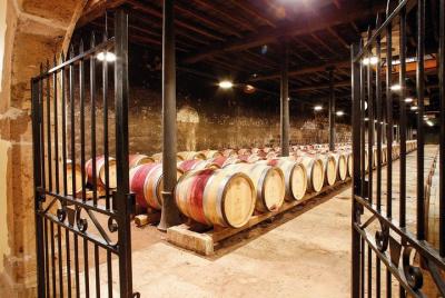 Tour exclusivo para grupos pequeños de Hameau Duboeuf con degustaciones Tour exclusivo para grupos pequeños de Hameau Duboeuf con degustaciones