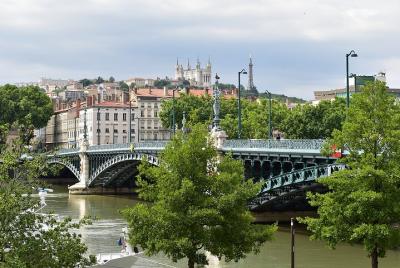 Tour privado a pie de 4 horas por Lyon con guía oficial Tour privado a pie de 4 horas por Lyon con guía oficial
