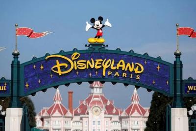 Traslado privado en un lujoso Mercedes desde DISNEYLAND Paris a => PARIS con Cab-Bel-Air Traslado privado en un lujoso Mercedes desde DISNEYLAND Paris a => PARIS con Cab-Bel-Air