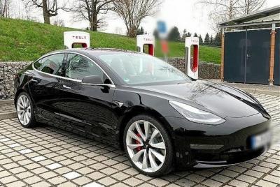VTC / TAXI - "Eco-Responsable" y "Cómodo", en TESLA 100% eléctrico. VTC / TAXI -