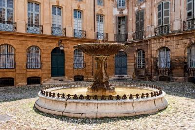 Tour privado: excursión de un día a Aix-en-Provence y el sur de Luberon desde Marsella