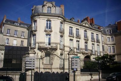 Tour privado a pie de 3 horas por Nantes con guía oficial Tour privado a pie de 3 horas por Nantes con guía oficial