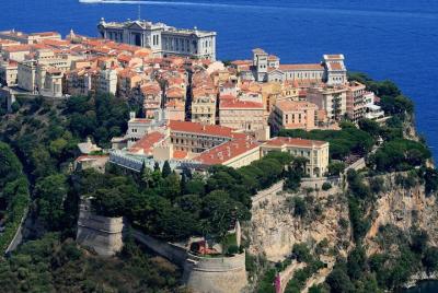 Excursión de un día para grupos pequeños a Monte Carlo en Mónaco desde Niza con paradas por la Riviera francesa Excursión de un día para grupos pequeños a Monte Carlo en Mónaco desde Niza con paradas por la Riviera francesa