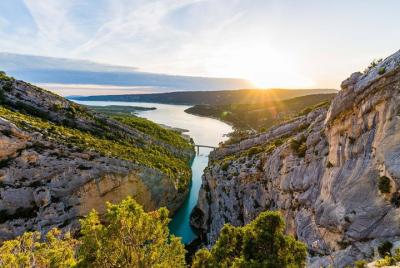 Excursión de un día para grupos pequeños al Gran Cañón de Europa y sus campos de lavanda Excursión de un día para grupos pequeños al Gran Cañón de Europa y sus campos de lavanda