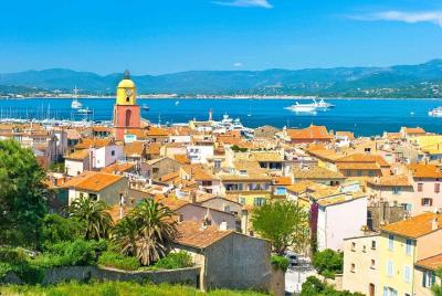 Saint-Tropez, Port Grimaud y Golden Coast Tour de día completo para grupos pequeños Saint-Tropez, Port Grimaud y Golden Coast Tour de día completo para grupos pequeños