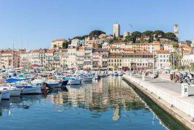 Excursión de un día por la Riviera francesa para grupos pequeños desde Niza Excursión de un día por la Riviera francesa para grupos pequeños desde Niza