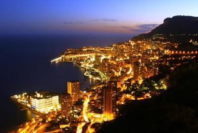 Tour privado de Monte Carlo por la noche desde Niza Tour privado de Monte Carlo por la noche desde Niza