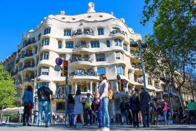 Exclusivo de Barcelona - Sin colas: entrada a Casa Milà y audioguía