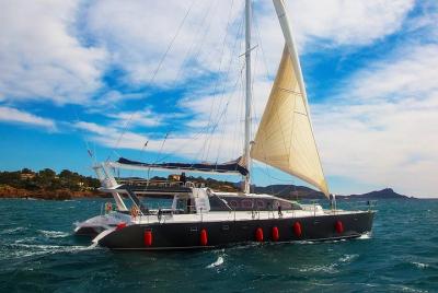 Crucero privado Riviera en catamarán de alta gama: ¡hasta 30 pasajeros! Crucero privado Riviera en catamarán de alta gama: ¡hasta 30 pasajeros!