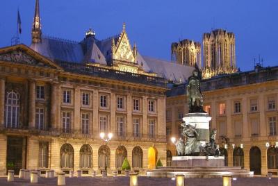 Traslado privado desde Reims o Epernay al aeropuerto CDG o París Traslado privado desde Reims o Epernay al aeropuerto CDG o París