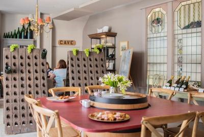 Tour gastronómico por la ciudad de Champagne Reims para grupos pequeños Tour gastronómico por la ciudad de Champagne Reims para grupos pequeños