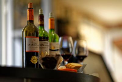 Saint-Emilion: cata de vinos en un castillo