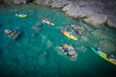 3 horas de viaje en kayak por el mar en las calas de Sete 3 horas de viaje en kayak por el mar en las calas de Sete