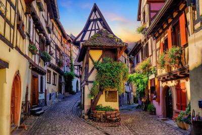 Aeropuerto de Estrasburgo-Entzheim (SXB) - Eguisheim Aeropuerto de Estrasburgo-Entzheim (SXB) - Eguisheim