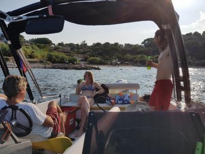 Alquiler de botes privados y wakeboard (o esquí acuático) en la bahía de Saint Tropez