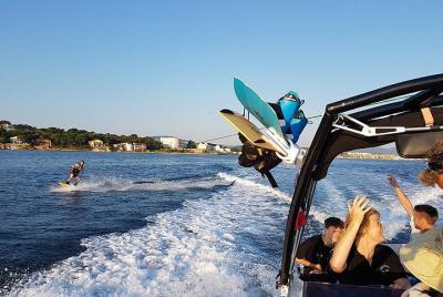 Deportes acuáticos en la bahía de St Tropez
