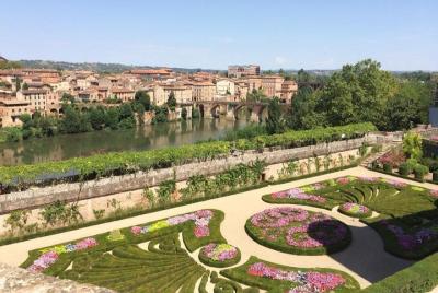 Excursión de un día a Albi y degustación de vinos en la zona de Gaillac. Visita privada desde Toulouse Excursión de un día a Albi y degustación de vinos en la zona de Gaillac. Visita privada desde Toulouse