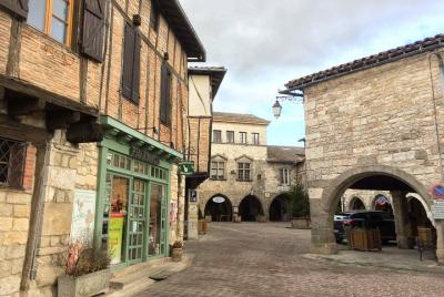 Tour privado de Puycelsi, Bruniquel, Castelnau, Saint Antonin desde Toulouse Tour privado de Puycelsi, Bruniquel, Castelnau, Saint Antonin desde Toulouse