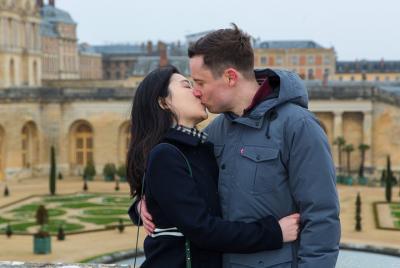 Propuesta en París en el Chateau de Versailles con sesión de fotos y video Propuesta en París en el Chateau de Versailles con sesión de fotos y video