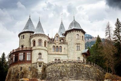 Castillos en el Valle de Aosta Tour privado de día completo Castillos en el Valle de Aosta Tour privado de día completo