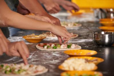 Clases privadas de pizza y tiramisú en la casa de una Cesarina con degustación en Aosta Clases privadas de pizza y tiramisú en la casa de una Cesarina con degustación en Aosta