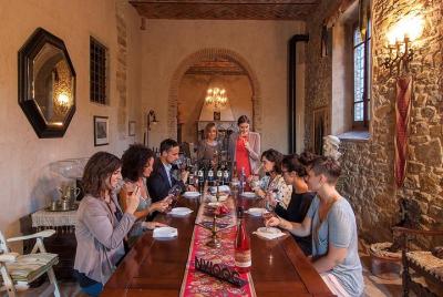 Cata de vinos en una maravillosa villa renacentista Cata de vinos en una maravillosa villa renacentista