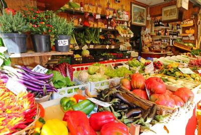Visita al mercado para grupos pequeños y experiencia gastronómica en la casa de Cesarina en Arezzo Visita al mercado para grupos pequeños y experiencia gastronómica en la casa de Cesarina en Arezzo