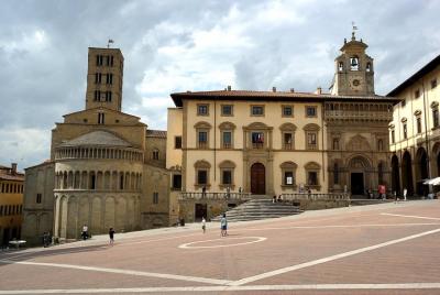 Recorrido a pie por Arezzo con guía profesional Recorrido a pie por Arezzo con guía profesional