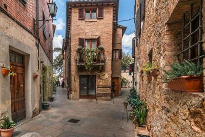 Traslado privado: puerto de Civitavecchia a Pienza o viceversa Traslado privado: puerto de Civitavecchia a Pienza o viceversa