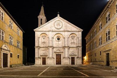 Traslado privado: aeropuerto de Fiumicino (FCO) a Pienza o viceversa Traslado privado: aeropuerto de Fiumicino (FCO) a Pienza o viceversa