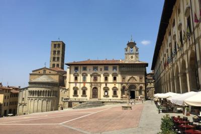 Traslado privado: aeropuerto de Ciampino (CIA) a Arezzo o viceversa Traslado privado: aeropuerto de Ciampino (CIA) a Arezzo o viceversa