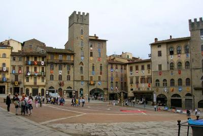 Traslado privado: puerto de Civitavecchia a Arezzo o viceversa Traslado privado: puerto de Civitavecchia a Arezzo o viceversa