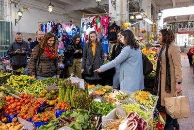 Nombre su receta: visita al mercado de alimentos y taller con una Cesarina en Ascoli Piceno
