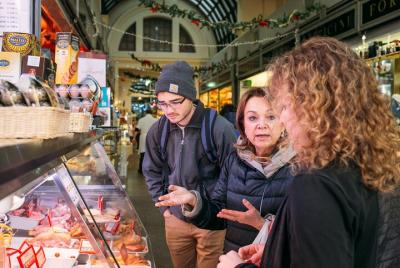 Nombra tu receta: tour de mercado de alimentos y taller con una Cesarina en Asti