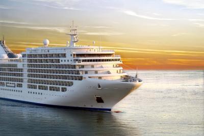 Traslado privado de Bari: ciudad al puerto de cruceros o estación central