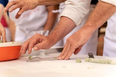 Clase de cocina privada en casa de Cesarina con degustación en Bérgamo Clase de cocina privada en casa de Cesarina con degustación en Bérgamo