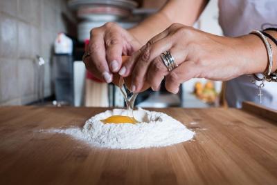 Clases privadas de pasta y tiramisú en la casa de una Cesarina con degustación en Varenna Clases privadas de pasta y tiramisú en la casa de una Cesarina con degustación en Varenna